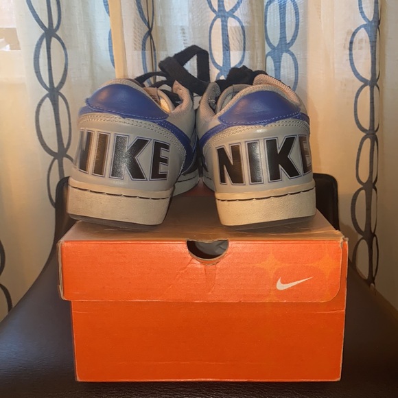 Nike Sneakers - Picture 3 of 6
